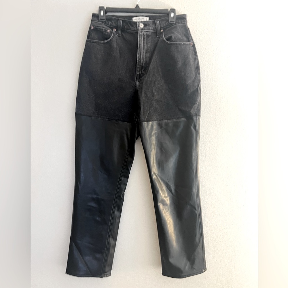 Abercrombie 90’s Straight Ultra High Rise Jean